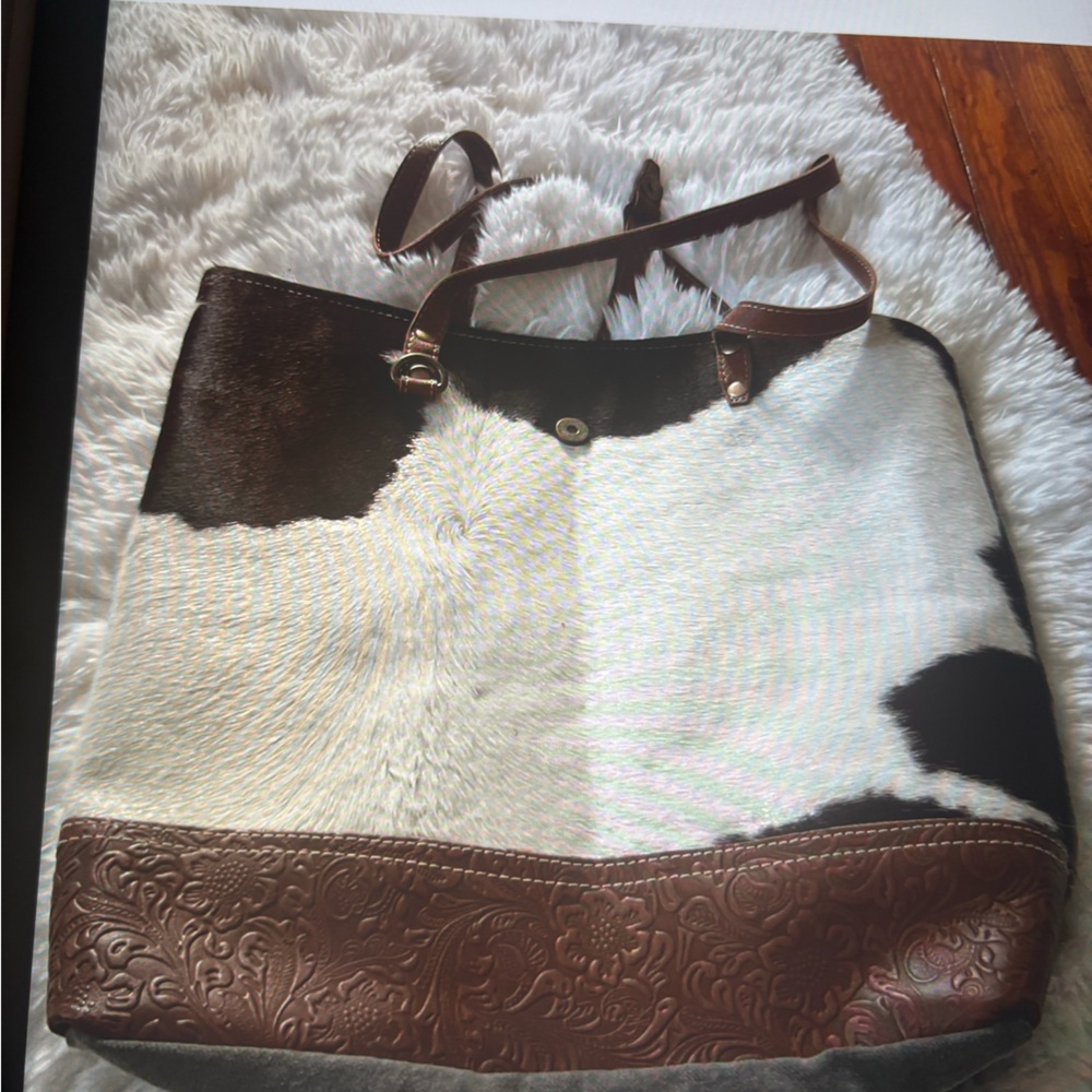 Fur and leather tote